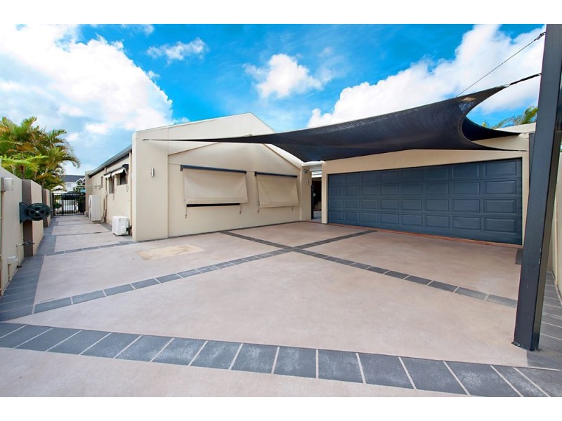 30 Saltbreeze Court, Runaway Bay QLD 4216
