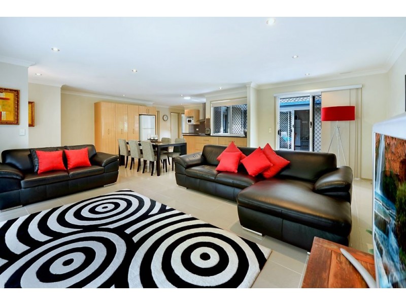126 Plateau Crescent, Carrara QLD 4211