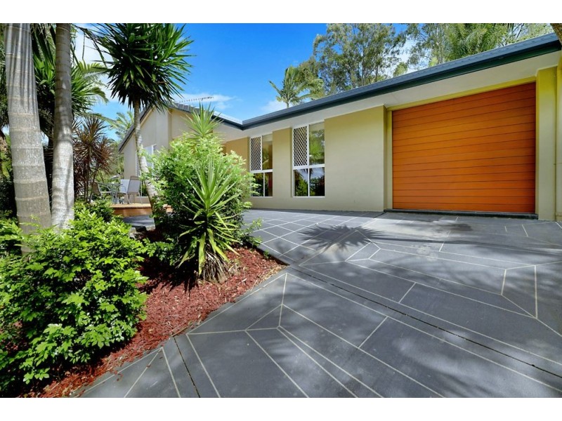 126 Plateau Crescent, Carrara QLD 4211