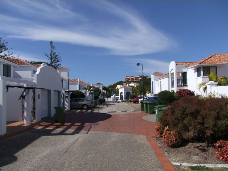 402/2214 Gold Coast Highway, Mermaid Beach QLD 4218