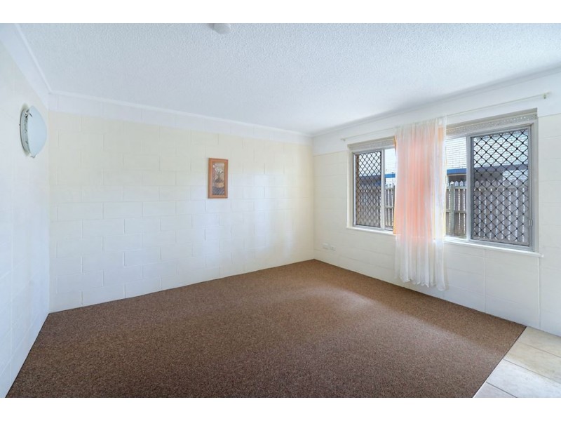 10 Leonard Avenue, Surfers Paradise QLD 4217