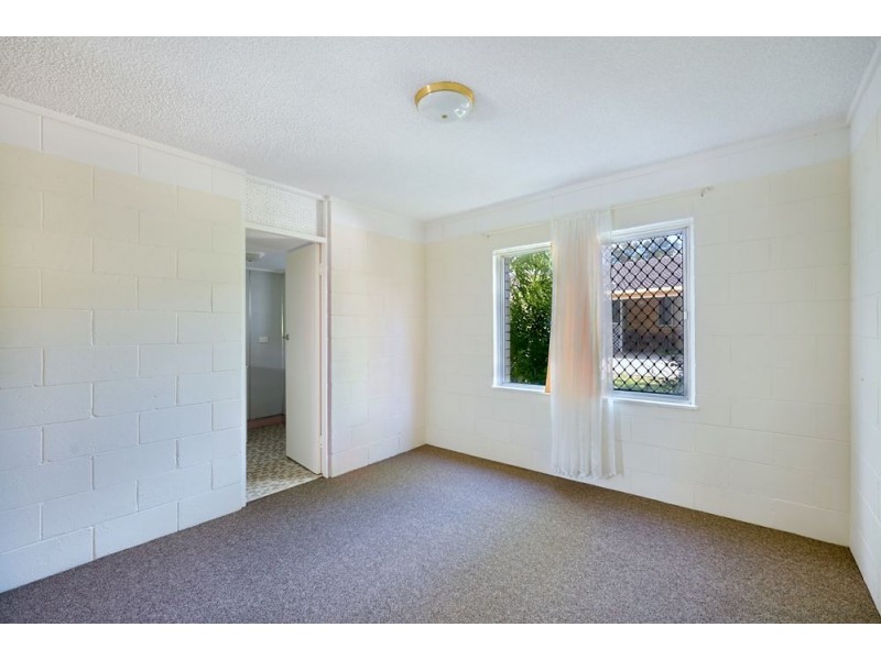 10 Leonard Avenue, Surfers Paradise QLD 4217