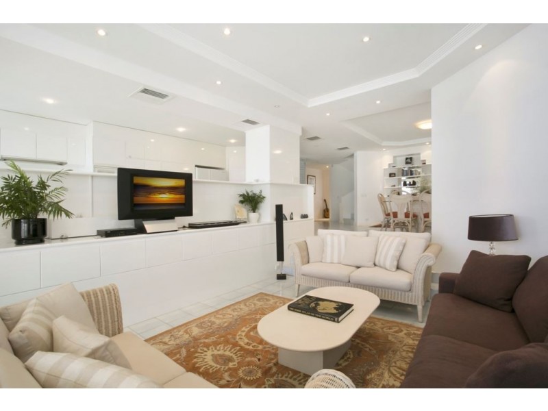 3537 Main Beach Parade, Main Beach QLD 4217