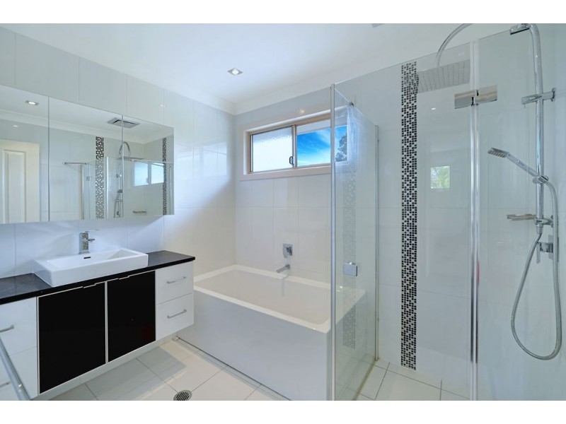 2 Tallara Street, Coombabah QLD 4216