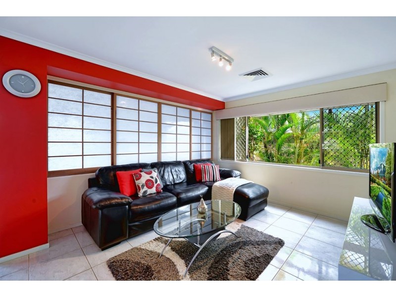 10 Montebello Court, Mermaid Waters QLD 4218