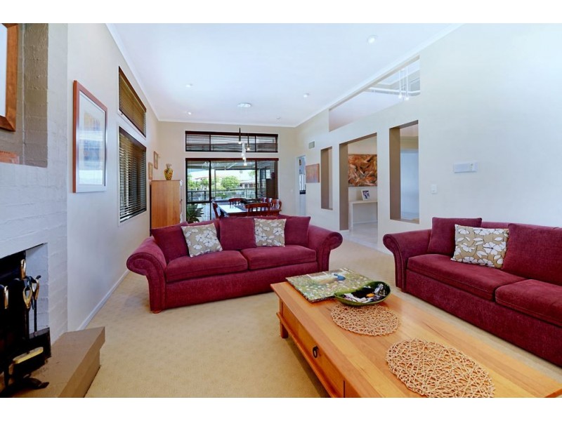 10 Montebello Court, Mermaid Waters QLD 4218