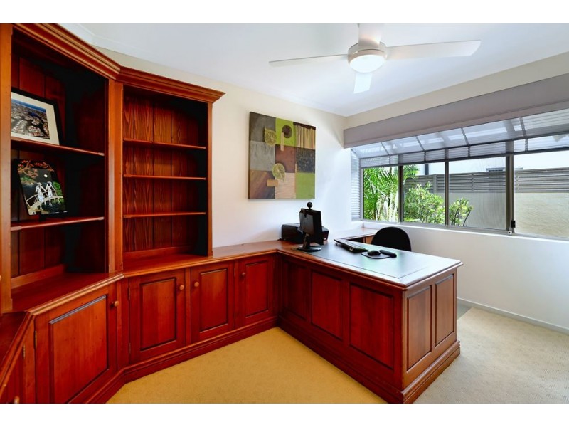 10 Montebello Court, Mermaid Waters QLD 4218