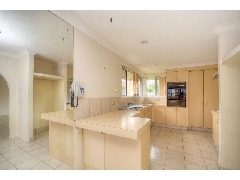 14 Spoonbill Court, Burleigh Waters QLD 4220