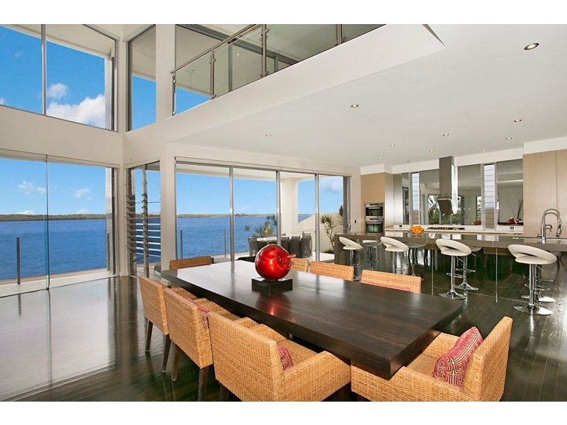 13 Parklane Terrace, Sovereign Islands QLD 4216