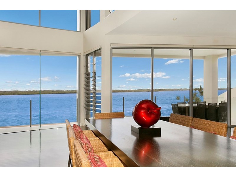 13 Parklane Terrace, Sovereign Islands QLD 4216