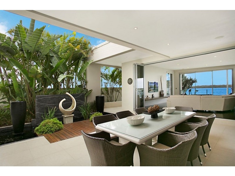 13 Parklane Terrace, Sovereign Islands QLD 4216