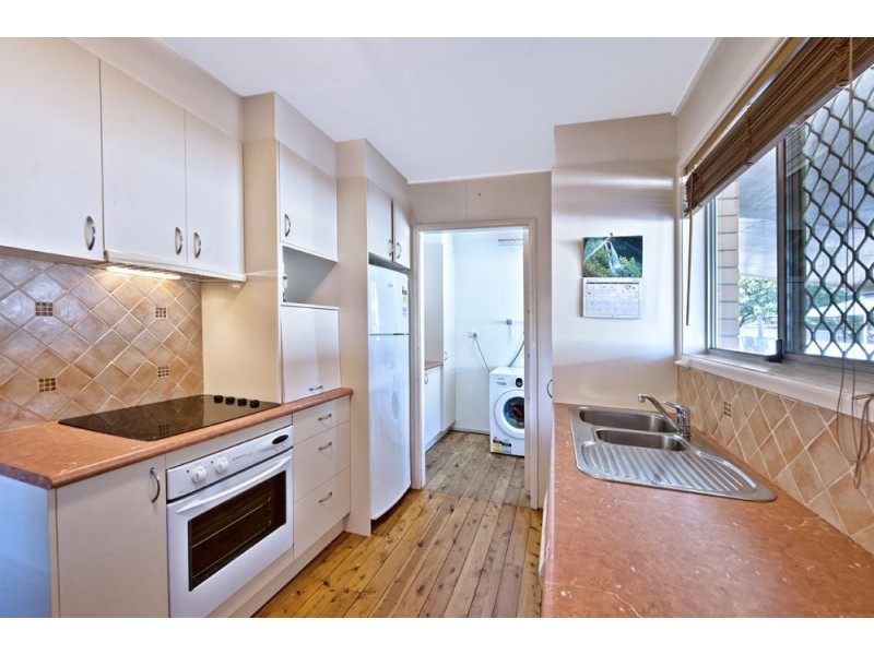 15 Nambur Street, Runaway Bay QLD 4216