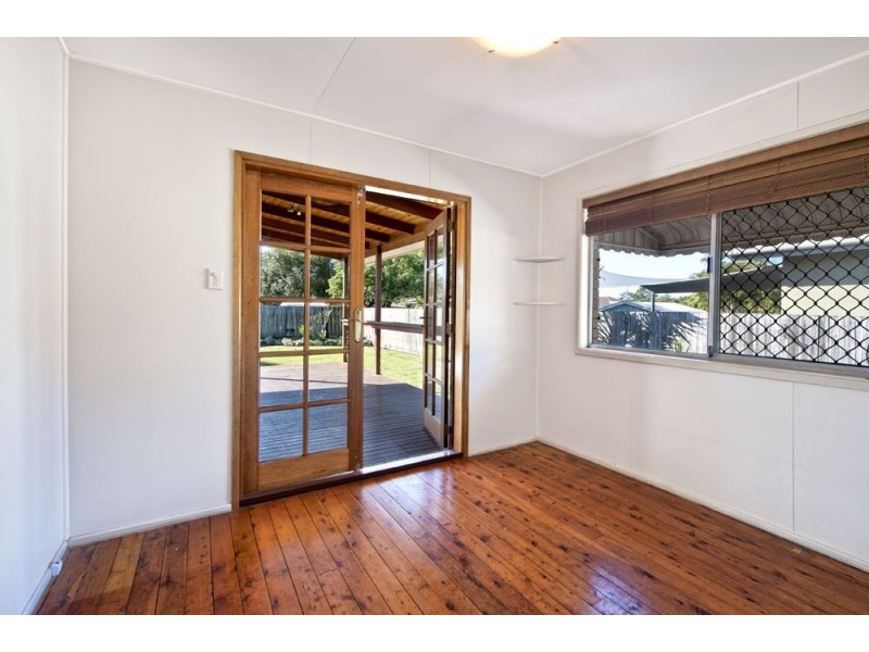 15 Nambur Street, Runaway Bay QLD 4216