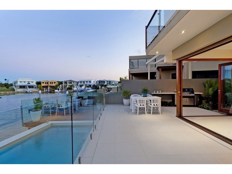 2/43 Compass Drive, Biggera Waters QLD 4216