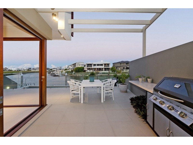 2/43 Compass Drive, Biggera Waters QLD 4216