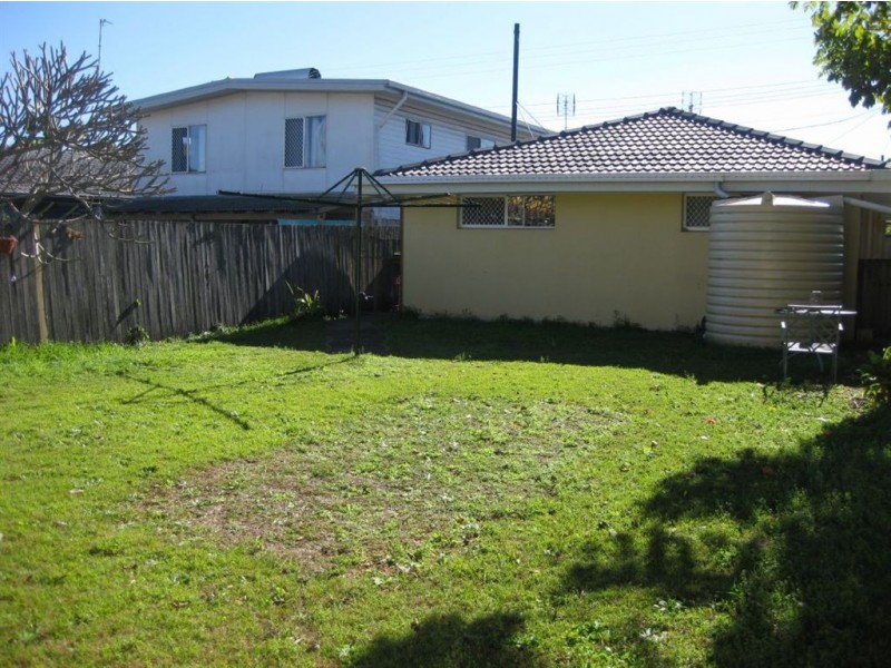 36 Dawn Parade, Miami QLD 4220