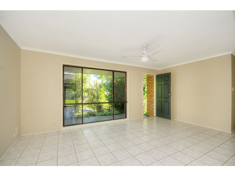 16 Alison Road, Carrara QLD 4211