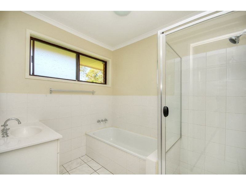 16 Alison Road, Carrara QLD 4211