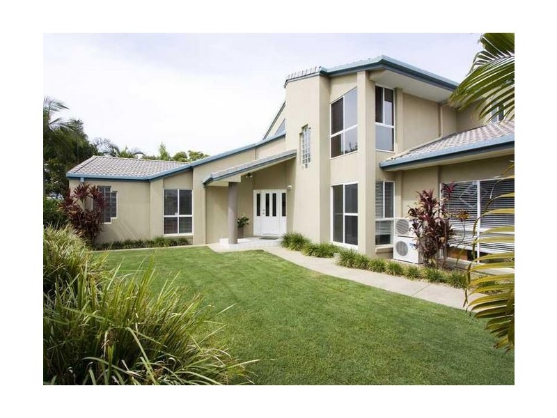 9 Montebello Court, Mermaid Waters QLD 4218