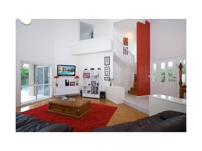 9 Montebello Court, Mermaid Waters QLD 4218