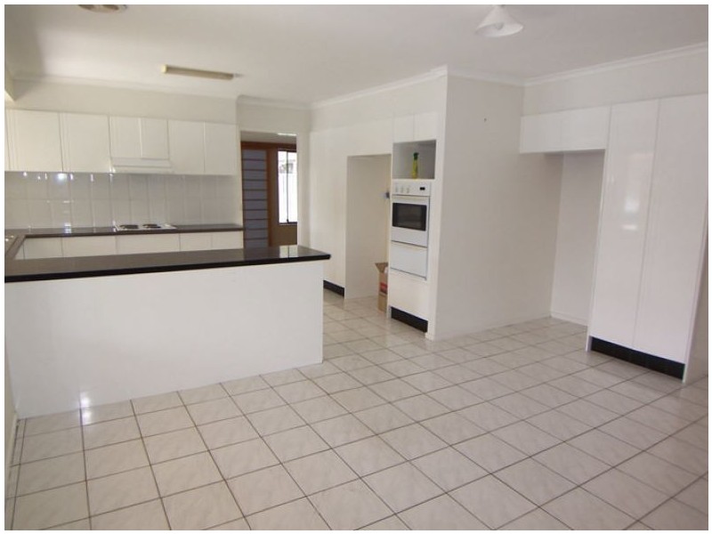 31 Driver Court, Mermaid Waters QLD 4218