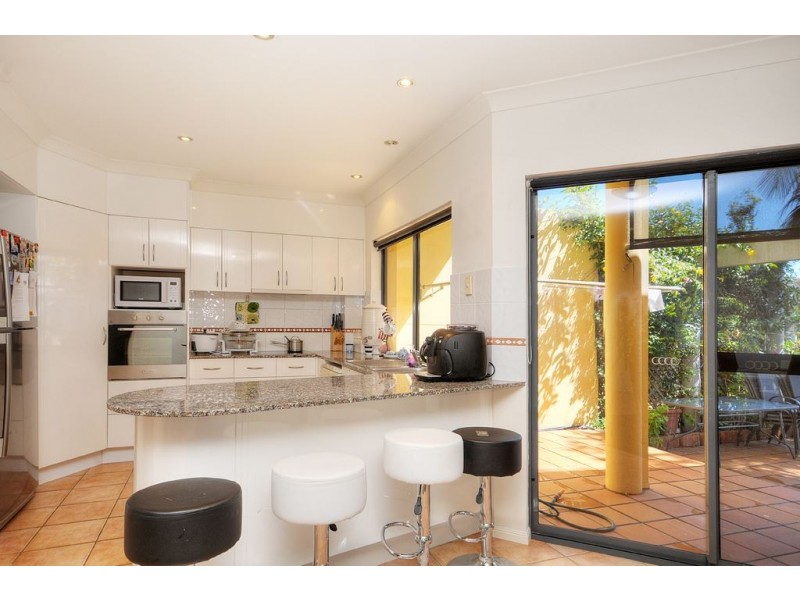 125 Santa Cruz Boulevard, Clear Island Waters QLD 4226