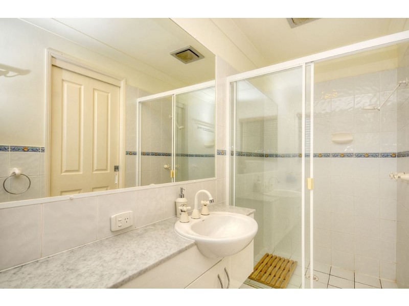125 Santa Cruz Boulevard, Clear Island Waters QLD 4226
