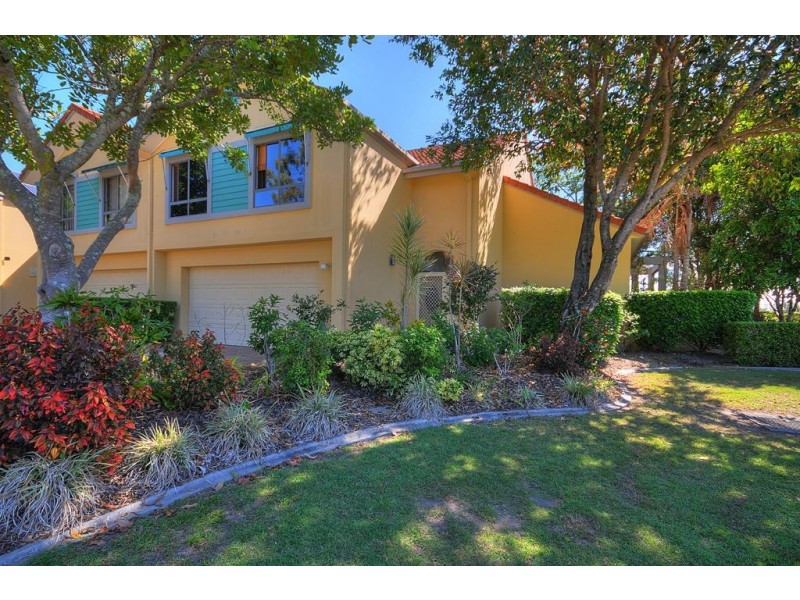 125 Santa Cruz Boulevard, Clear Island Waters QLD 4226