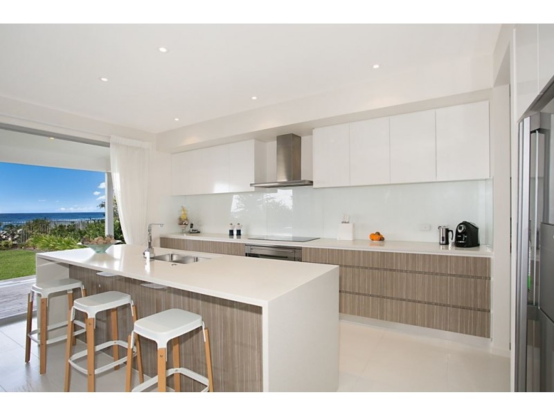 67 Jefferson Lane, Palm Beach QLD 4221