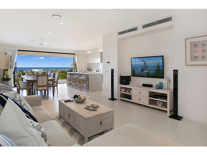 67 Jefferson Lane, Palm Beach QLD 4221
