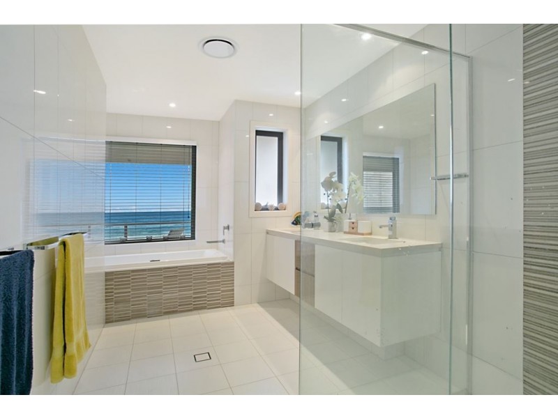 67 Jefferson Lane, Palm Beach QLD 4221