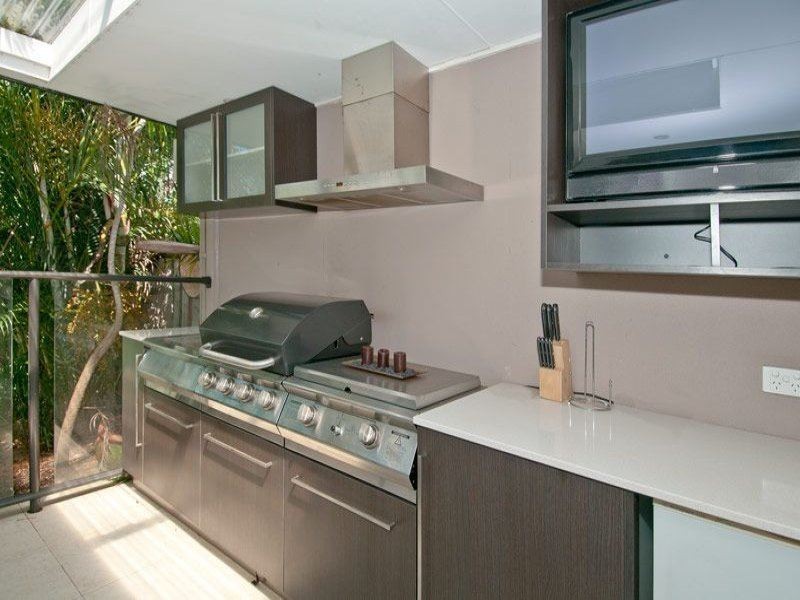 Broadbeach Waters QLD 4218