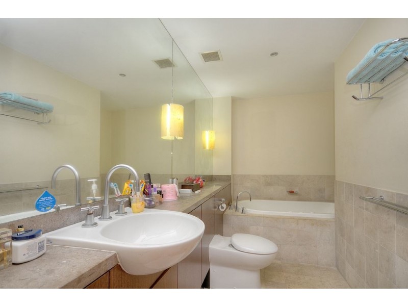 16/600 Glades Drive, Robina QLD 4226