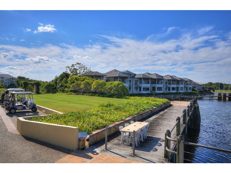 16/600 Glades Drive, Robina QLD 4226