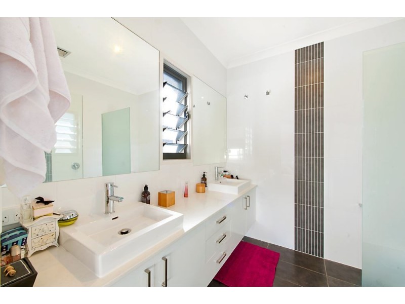 9 Rhodium Crescent, Hope Island QLD 4212