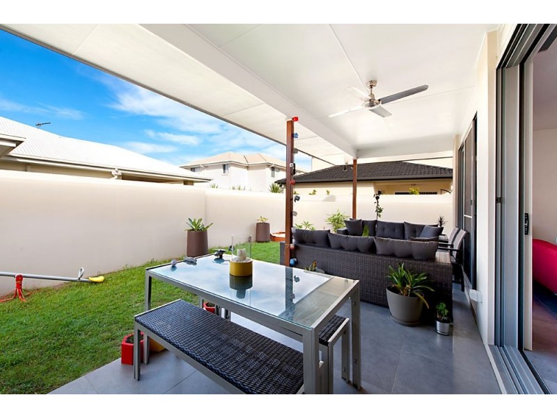 9 Rhodium Crescent, Hope Island QLD 4212