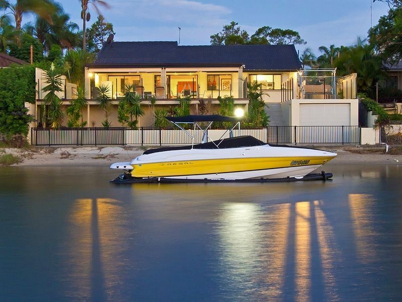 13 Maureen Ct, Broadbeach Waters QLD 4218