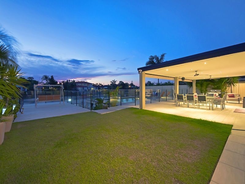 13 Maureen Ct, Broadbeach Waters QLD 4218