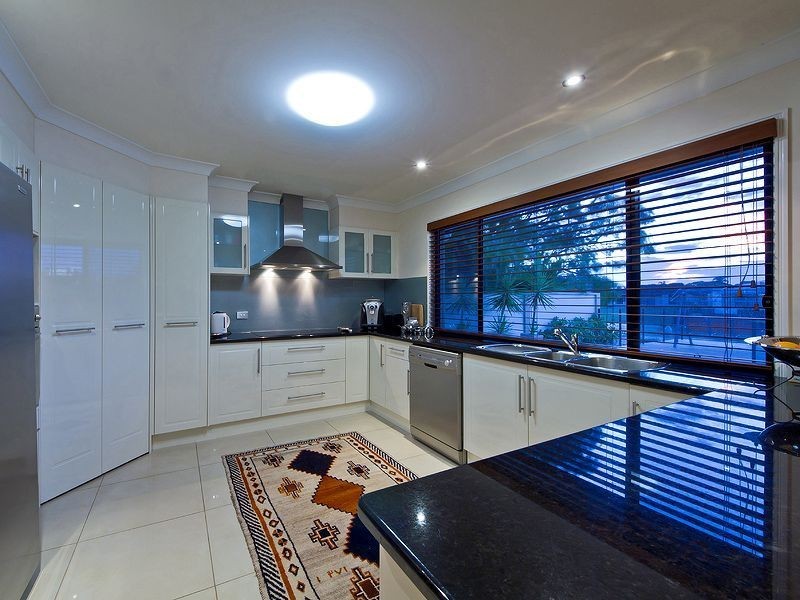 13 Maureen Ct, Broadbeach Waters QLD 4218