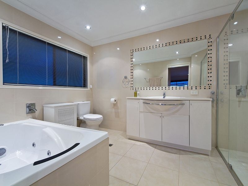 13 Maureen Ct, Broadbeach Waters QLD 4218