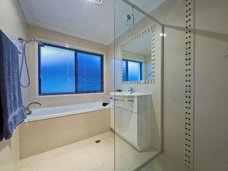 13 Maureen Ct, Broadbeach Waters QLD 4218