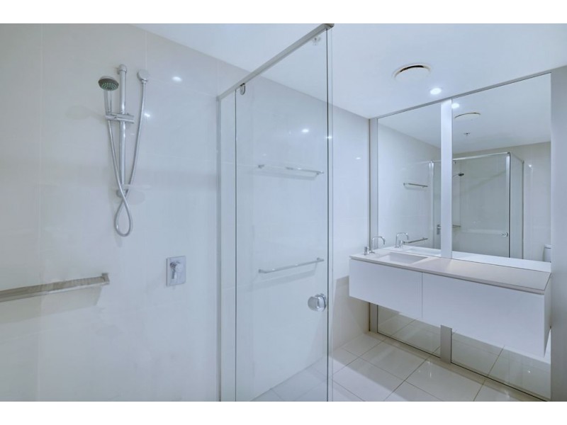 9 Hamilton Avenue, Surfers Paradise QLD 4217