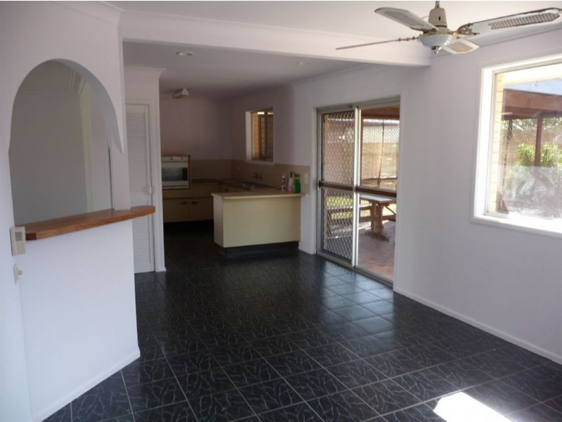 39 Gretel Drive, Mermaid Waters QLD 4218