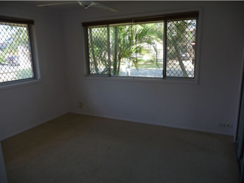 39 Gretel Drive, Mermaid Waters QLD 4218