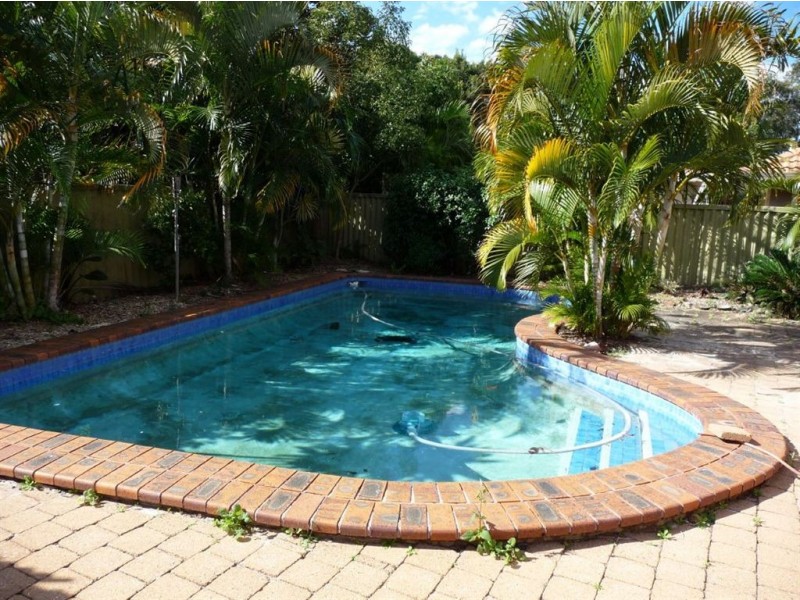 39 Gretel Drive, Mermaid Waters QLD 4218