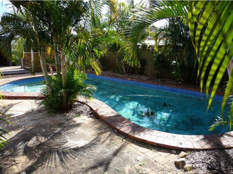 39 Gretel Drive, Mermaid Waters QLD 4218