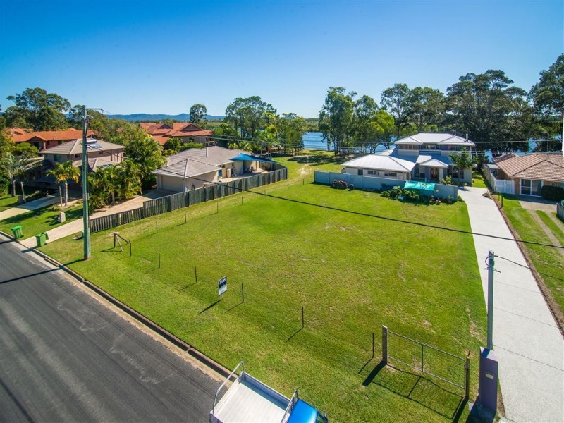 4 Tallara Street, Coombabah QLD 4216