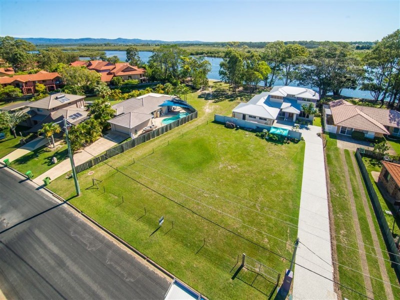 4 Tallara Street, Coombabah QLD 4216