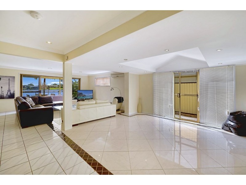 53 Intrepid Drive, Mermaid Waters QLD 4218