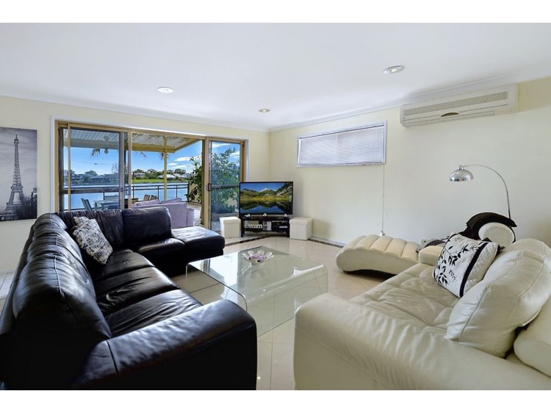 53 Intrepid Drive, Mermaid Waters QLD 4218